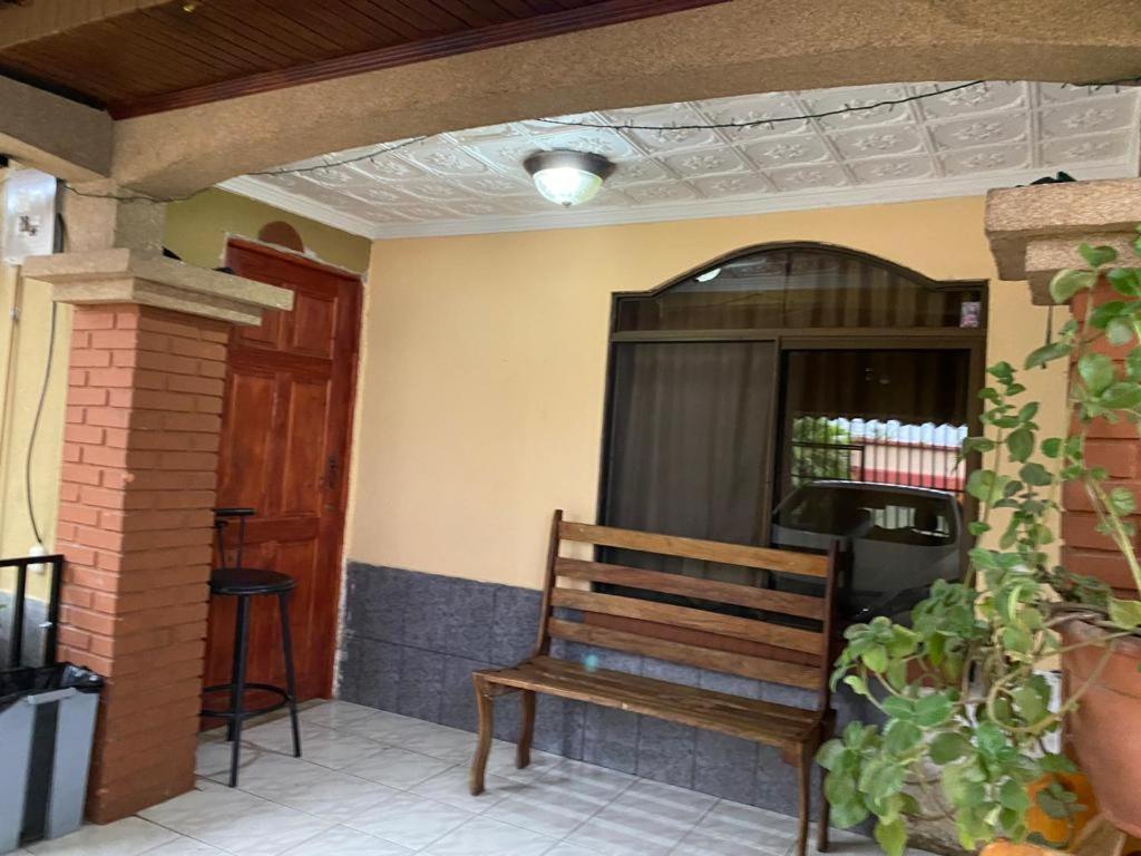 Apartament Casa Lupita Alajuela Zewnętrze zdjęcie